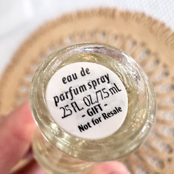 Victoria Secret Dream Angels Heavenly Eau De Parfum Miniature Decor Bottle NWOB - Picture 2 of 3